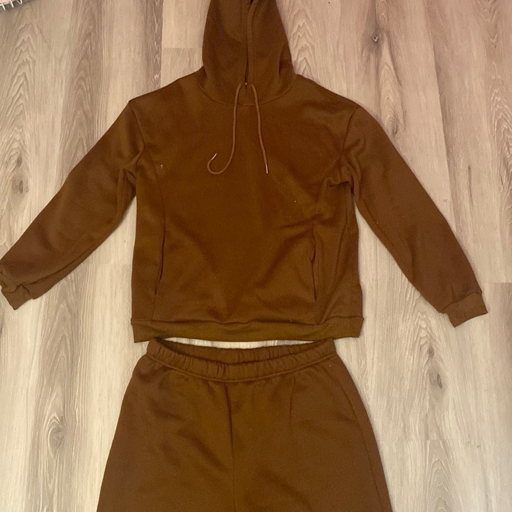 Brown 2 piece sweat suit size XL